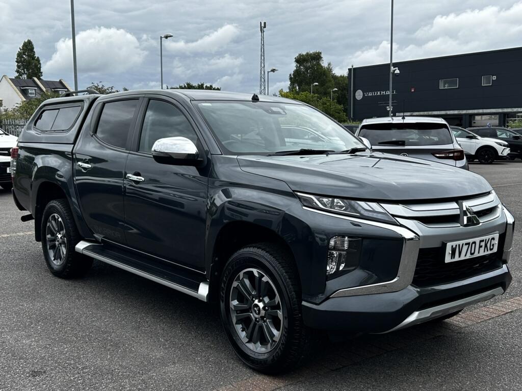 2020 Mitsubishi L200 Pickup with 45,112 miles