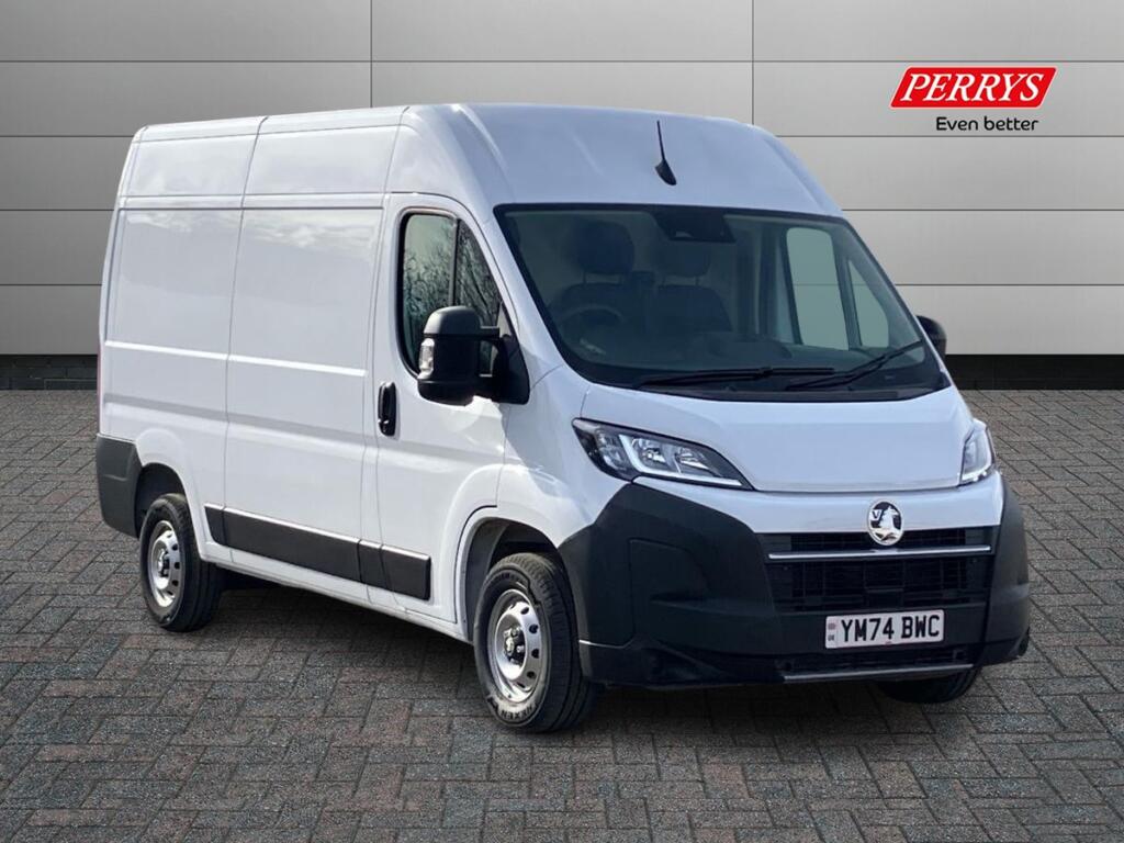 2025 Vauxhall Movano with 18 miles